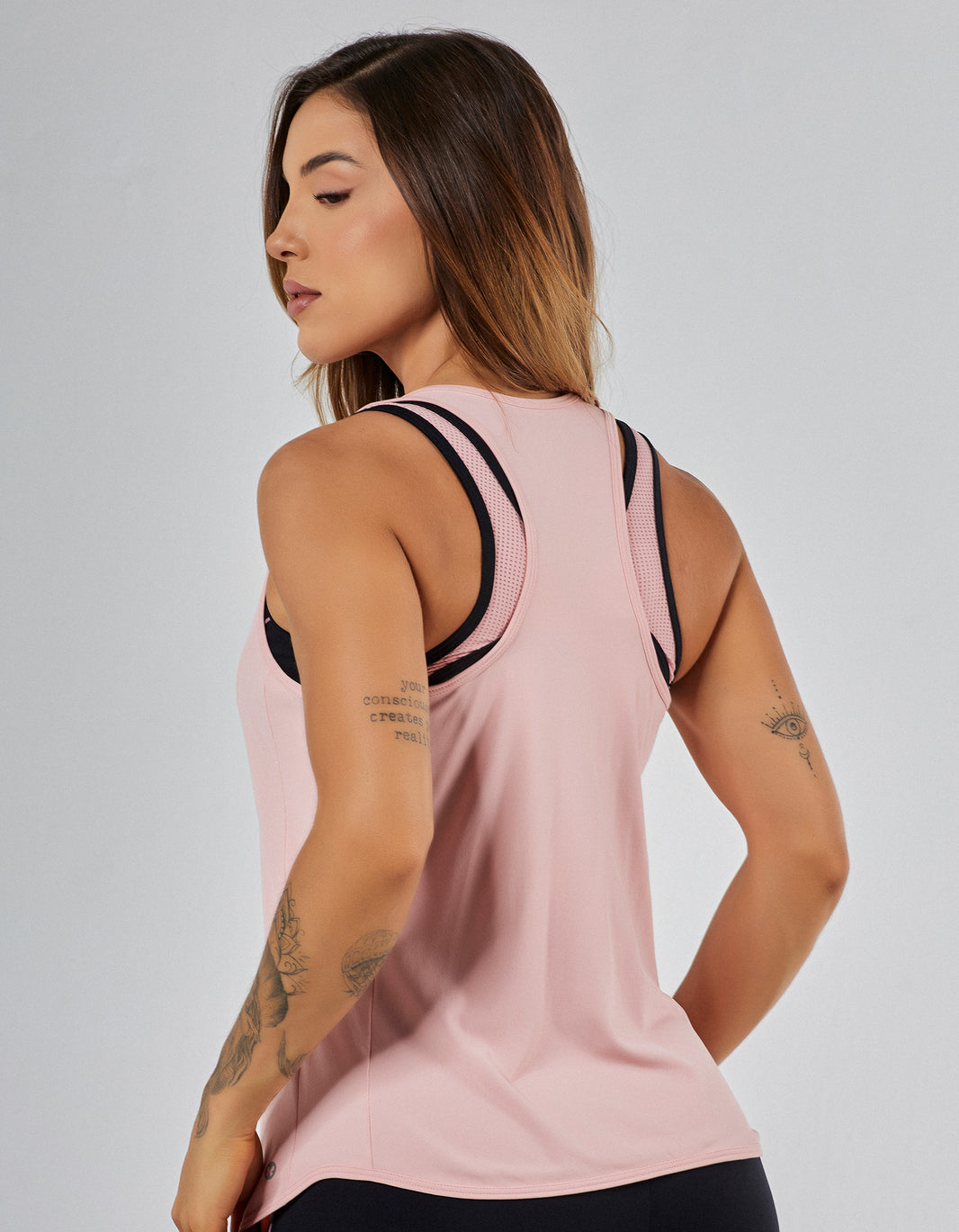 CAMISETA SIN MANGAS CON RUEDAS DRY FIT